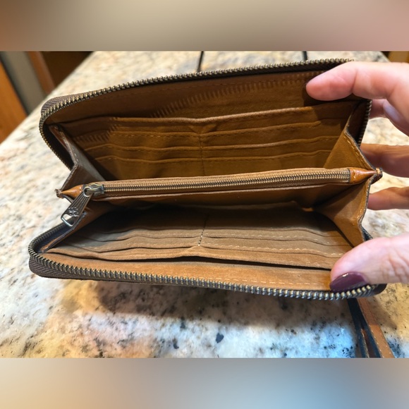 Patricia Nash Embossed Brown Leather Wristlet/ Wallet. No callouts. Very zippy. - Picture 5 of 16